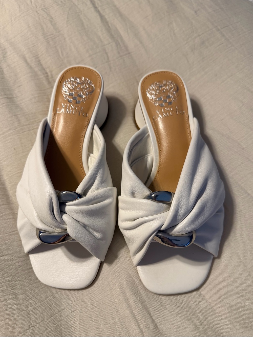 💥 VINCE CAMUTO Malibu Dove Nappa Open-Toe Mule Sz 36.5